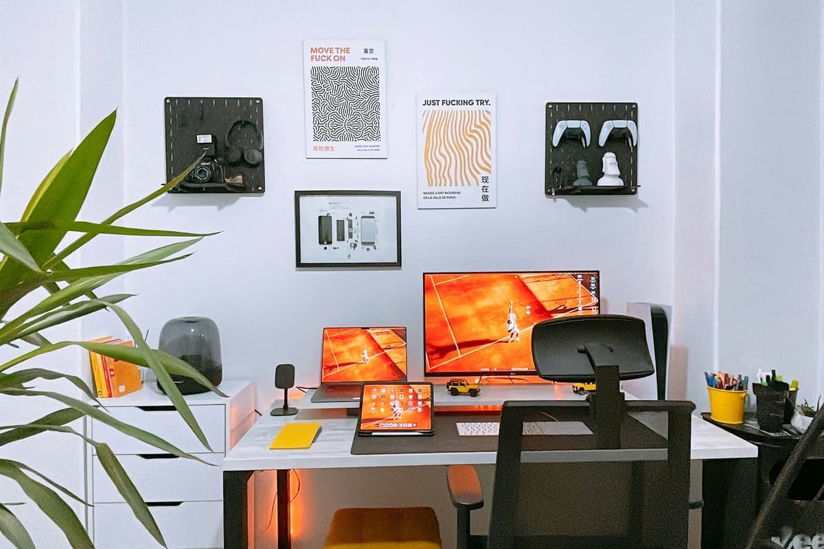 Aiinfox team at work